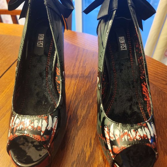 Size 7 - IRON FIST WOMEN'S SHOES - WOLFBEATER WEREWOLF Heels - Picture 2 of 4